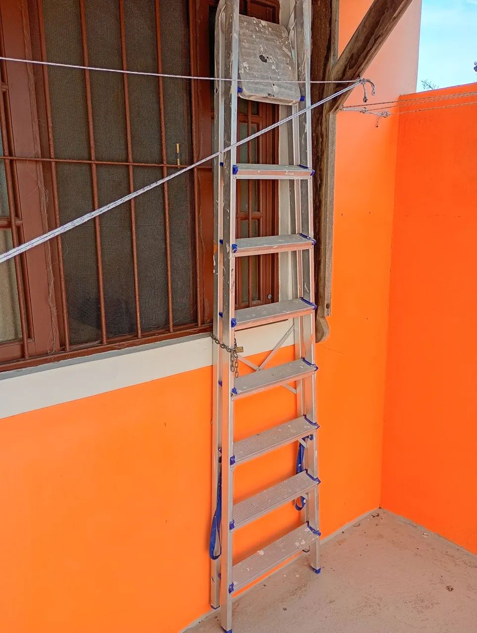 Escada de alumínio grande  - Foto 2
