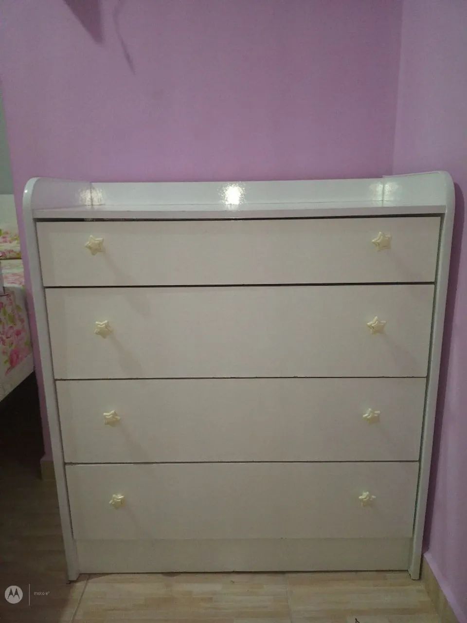 Vendo cômoda de bebê bem conservada 