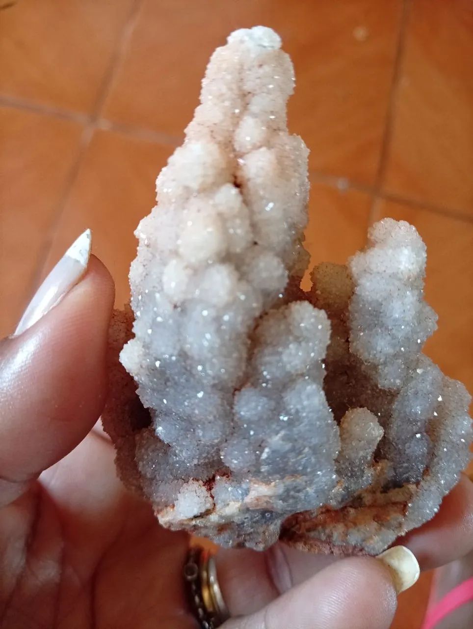 Ágata Uva lilás+ rosé botrioidal,com brilho fino e formato natural de castelo  - Foto 2
