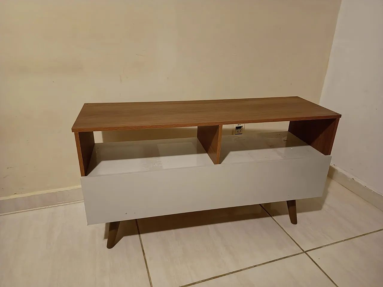 Rack com espaços e gaveta - Foto 3