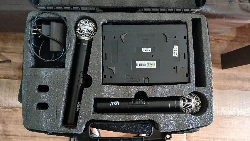 Kit Microfones Sem Fio Duplo JWL U585 UHF - Com Case (Homologado Anatel)