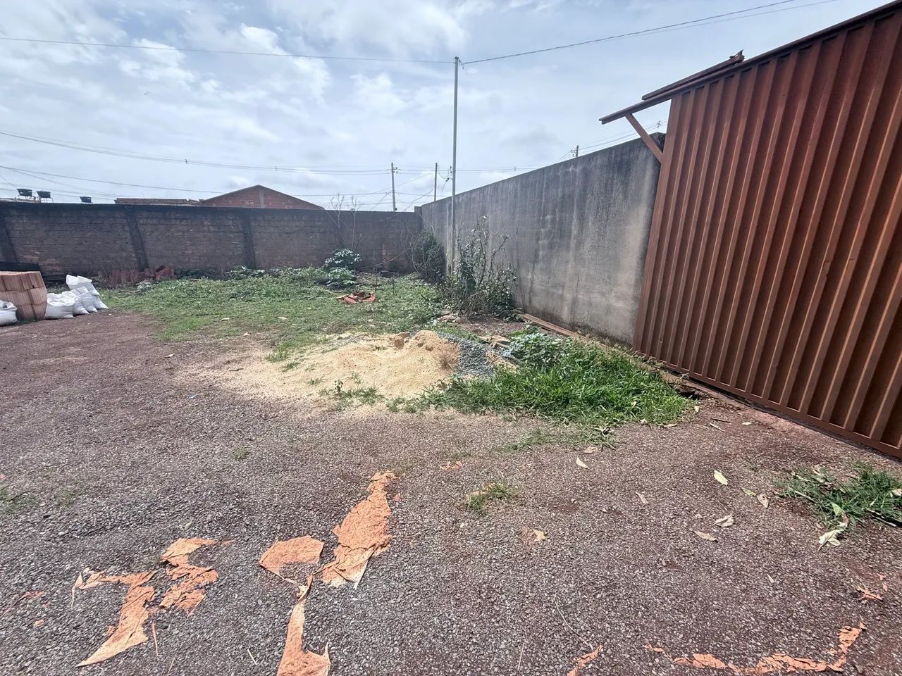 Casa 3 quartos área comercial água limpa - Foto 2