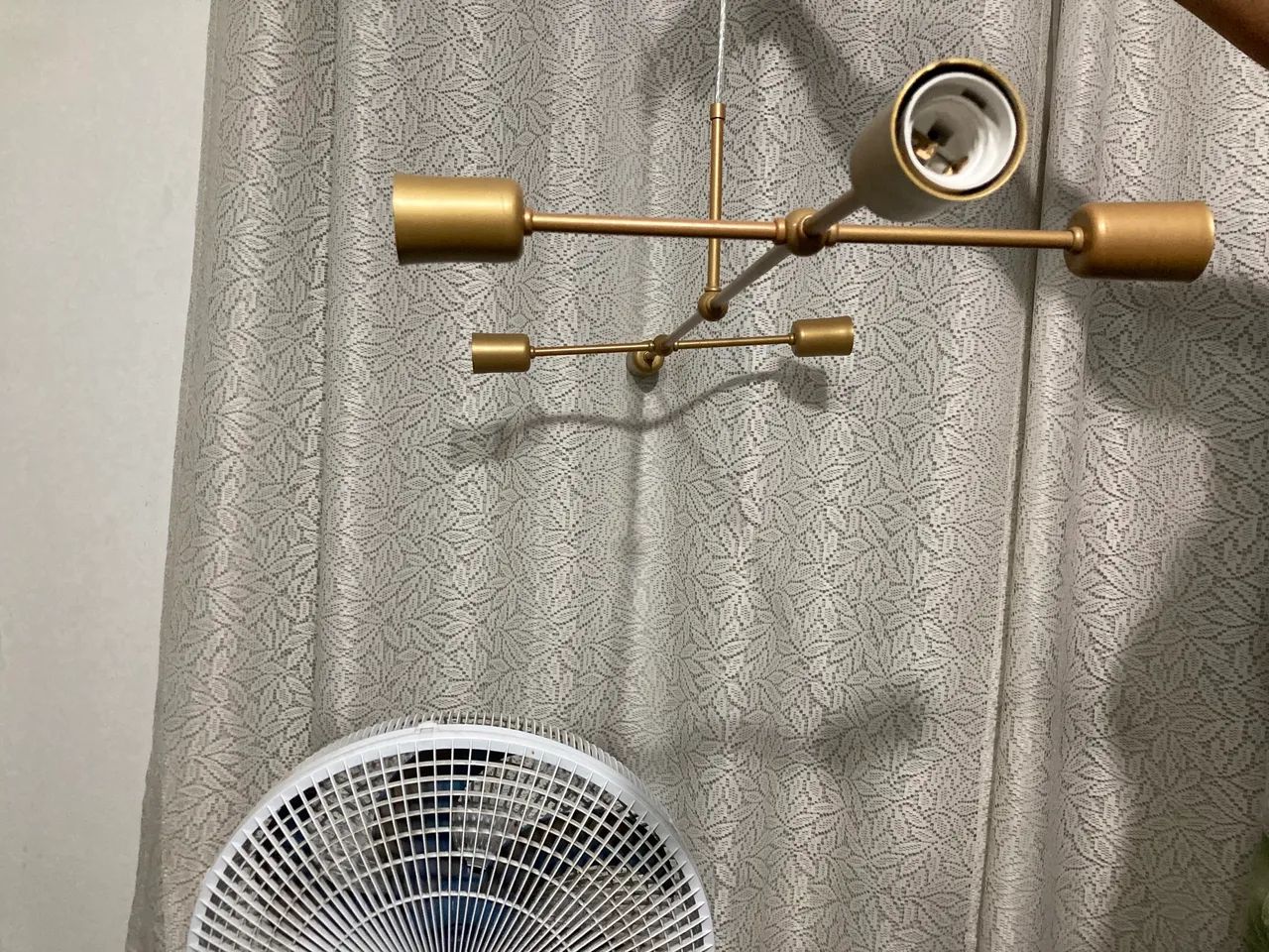 Lustre dourado moderno  - Foto 3