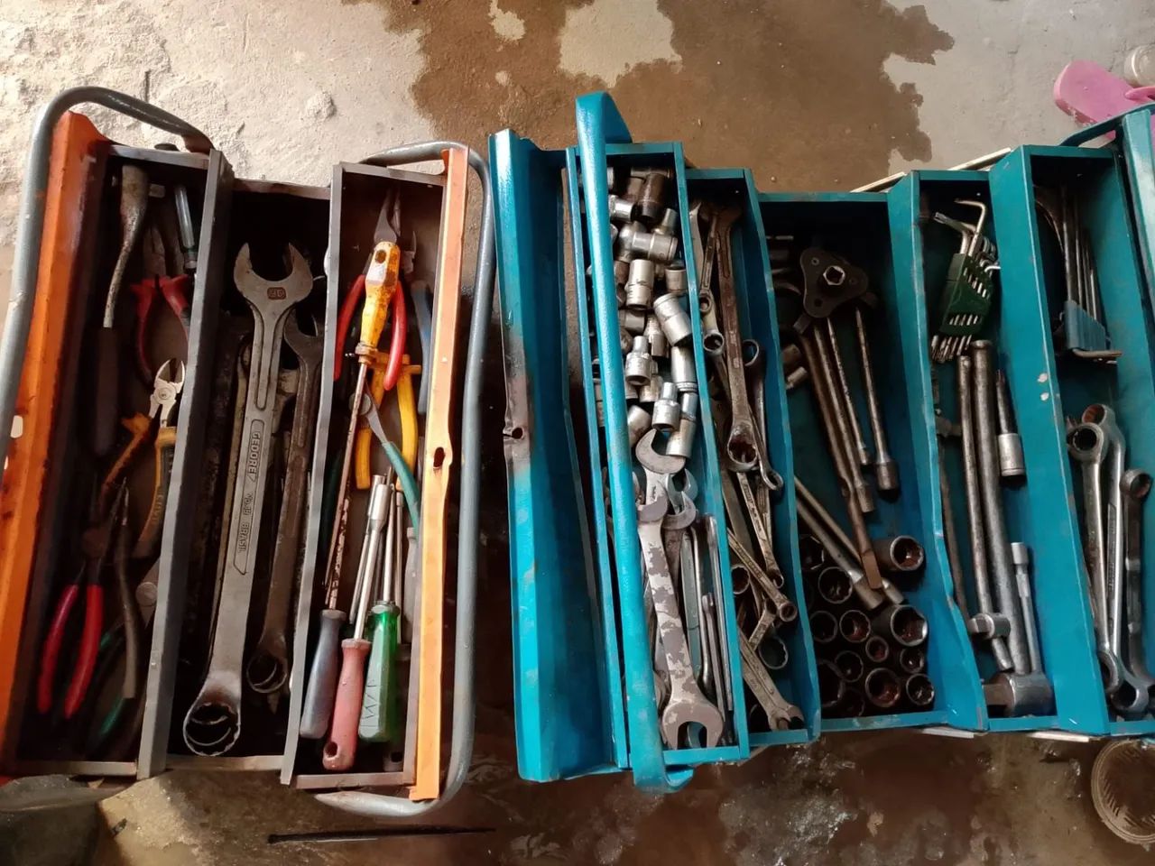 2 caixas de ferramentas 