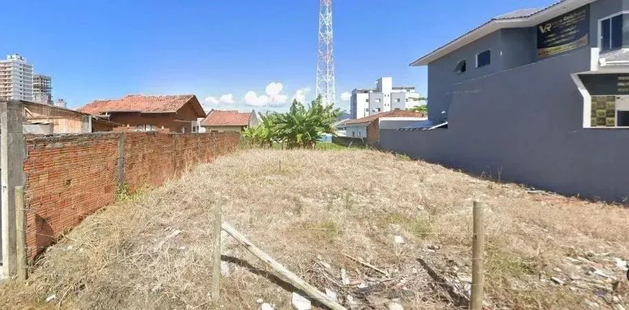 Terreno à Venda em Itapema