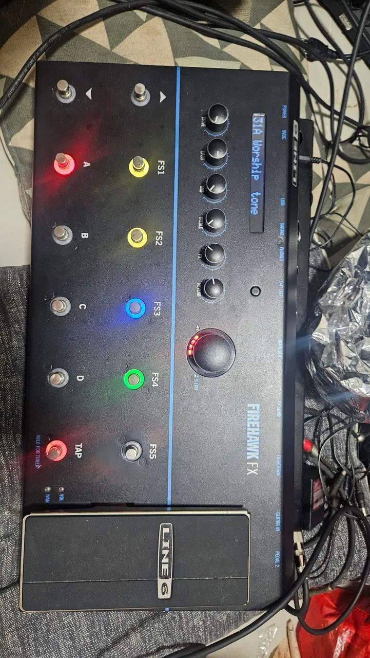 Line 6 firehawk fx HD na caixa! 