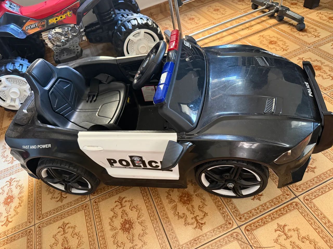 Mini Carro Elétrico Infantil da Importway modelo Polícia