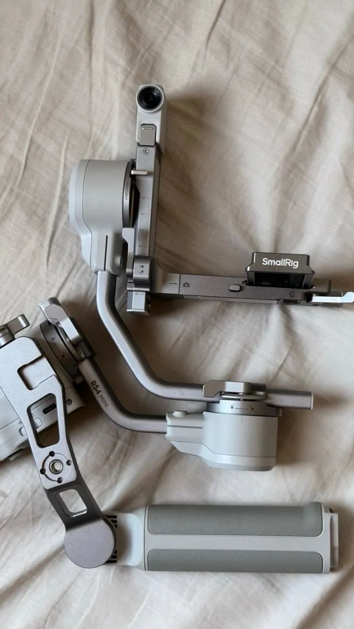 Gimbal DJI Ronin RS4 Mini - Combo com Camera Tracking e Handle - Foto 4