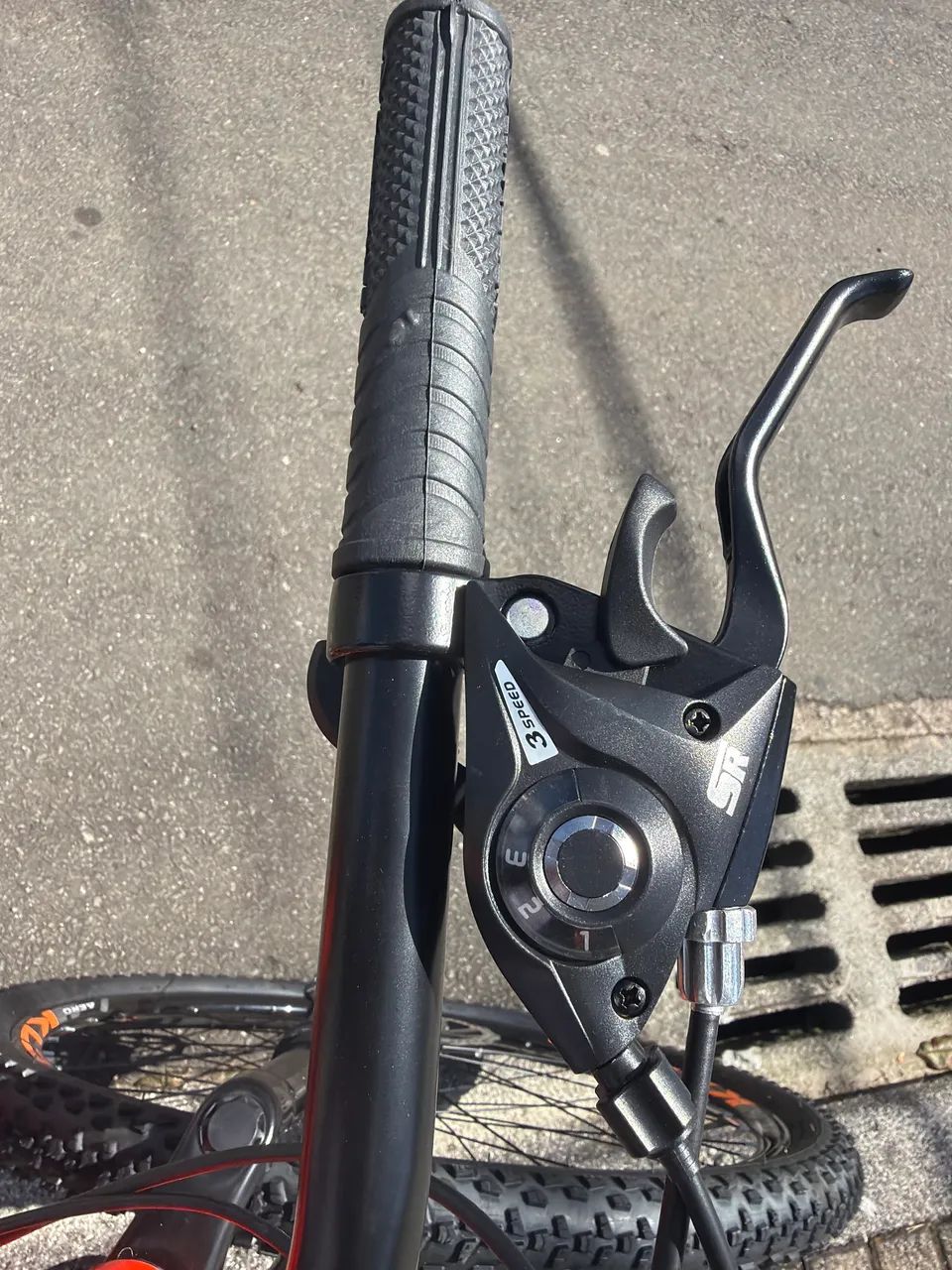 Bicicleta KLS aro 29 laranja neon - Foto 4