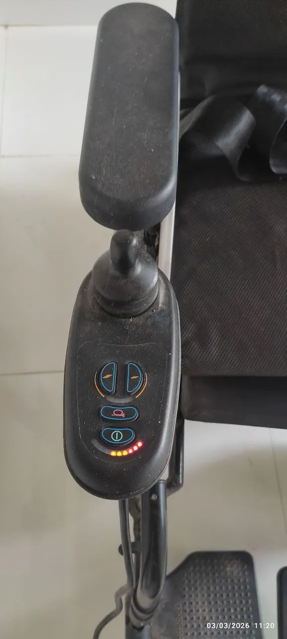 Vende-se cadeira motorizada outobook 400 - Foto 4