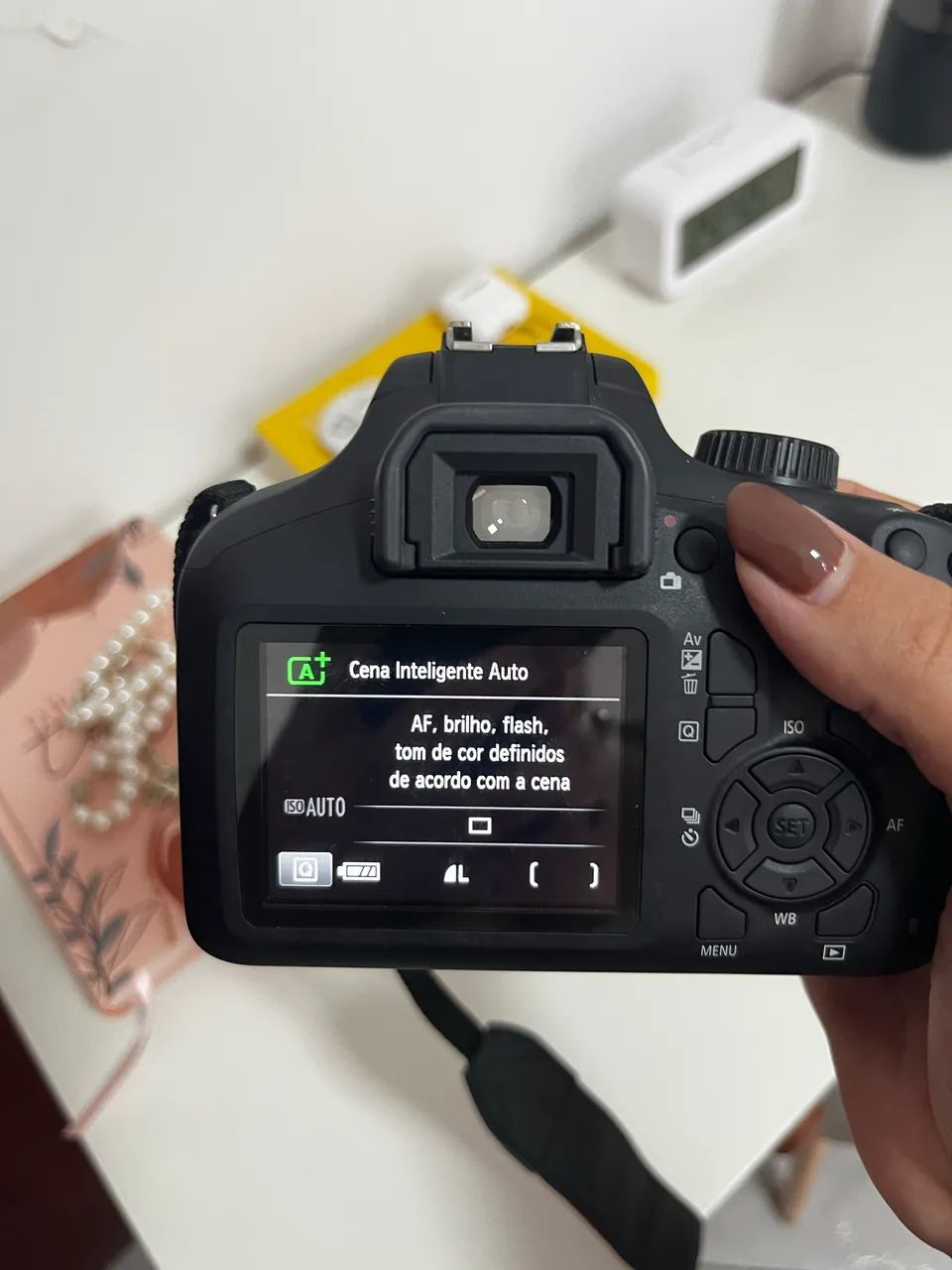 Câmera Canon T100 USADA EXCELENTE - Foto 6