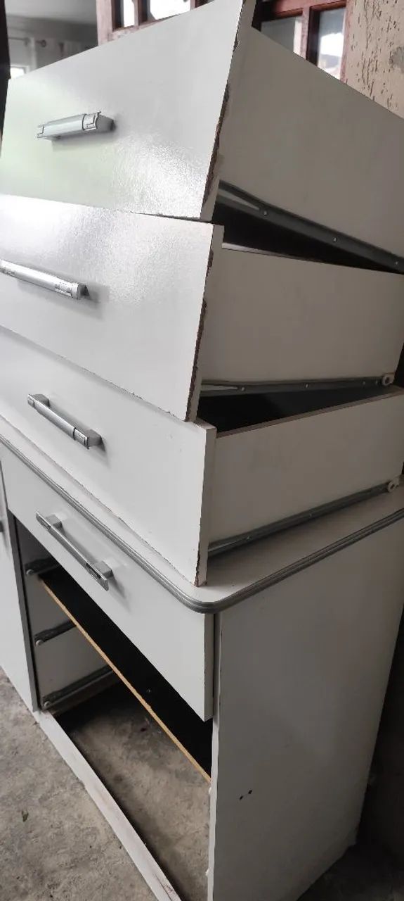 Cômoda com 4 gavetas e porta lateral - Foto 3