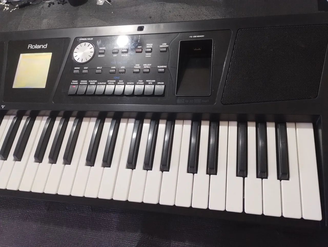 Vendo teclado Roland bk5 - Foto 2