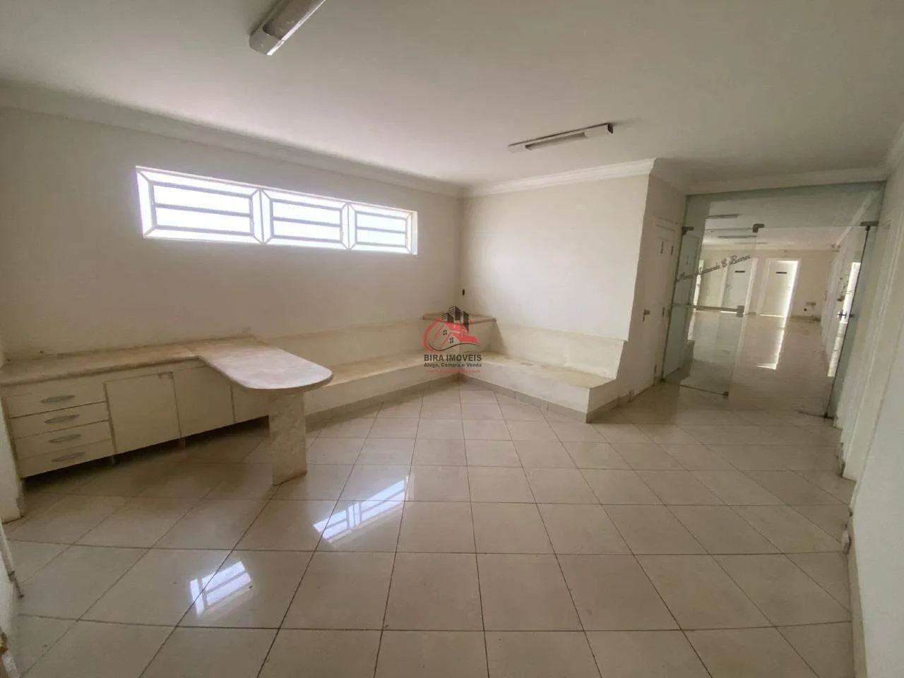 Ponto Comercial no São Benedito com 9 Salas, 7 Banheiros e 4 Vagas - Foto 3
