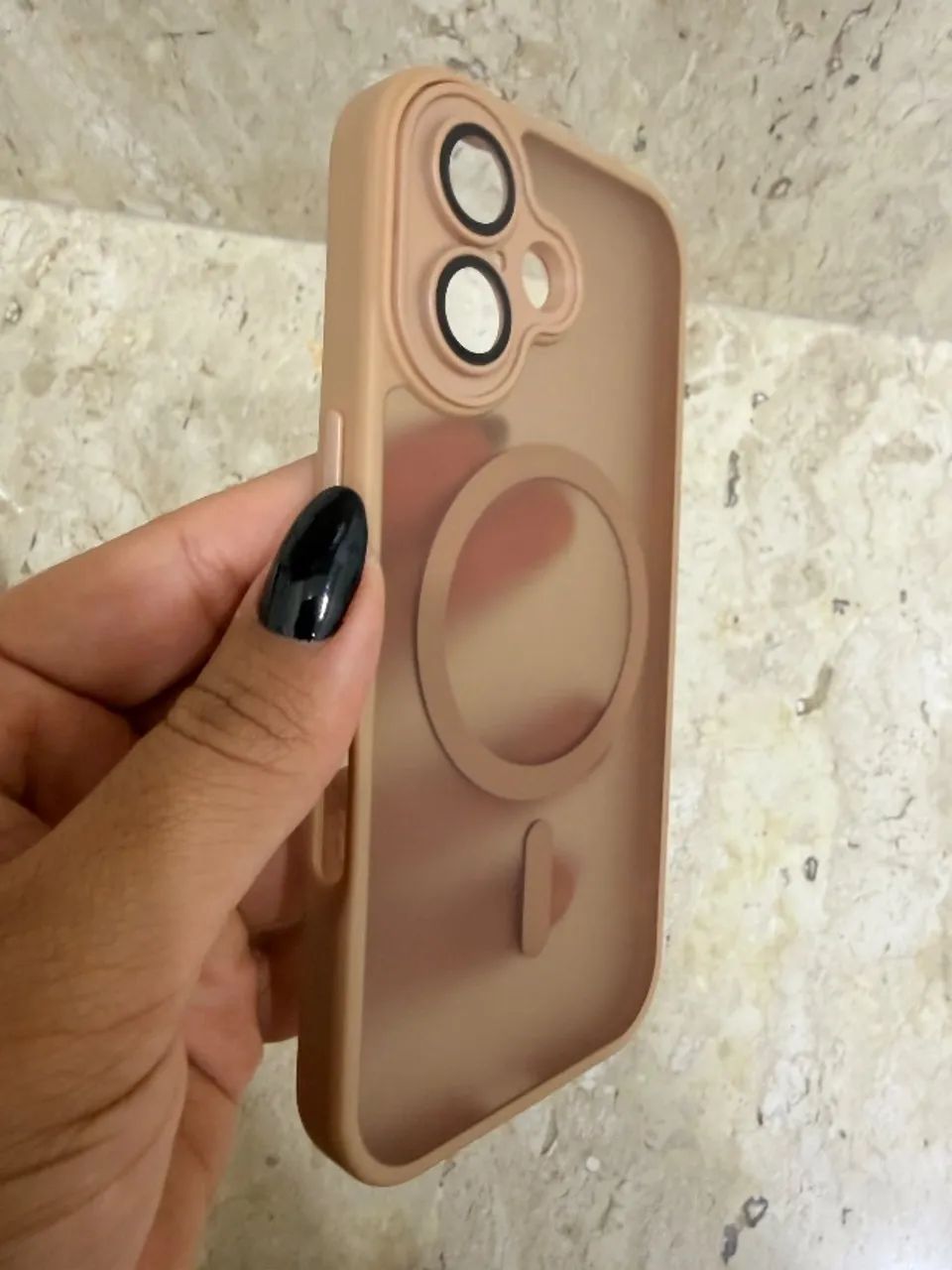 Capinha IPhone 17 transparente cor terra - Foto 3