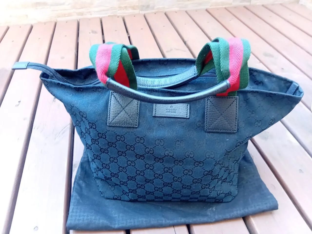 Gucci shely line