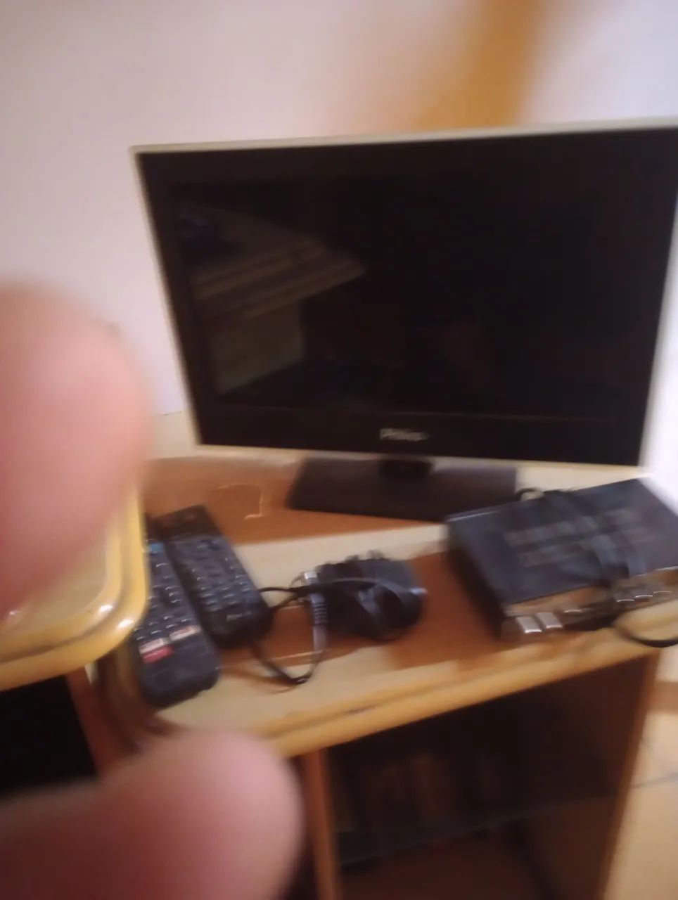 TV LD Philco 17 polegadas p/cozinha com conversor digital