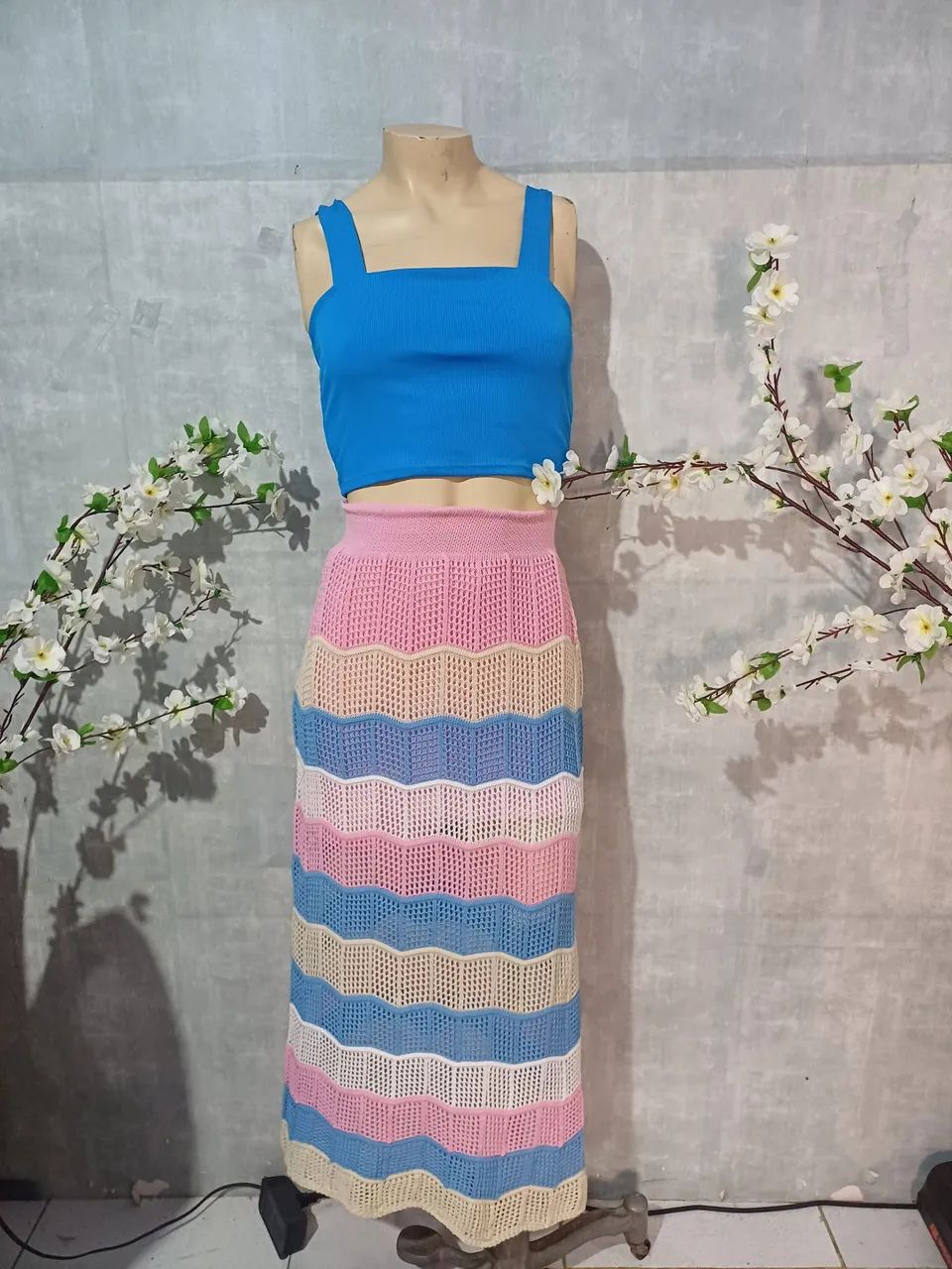Conjunto Saia longa tricô e cropped 