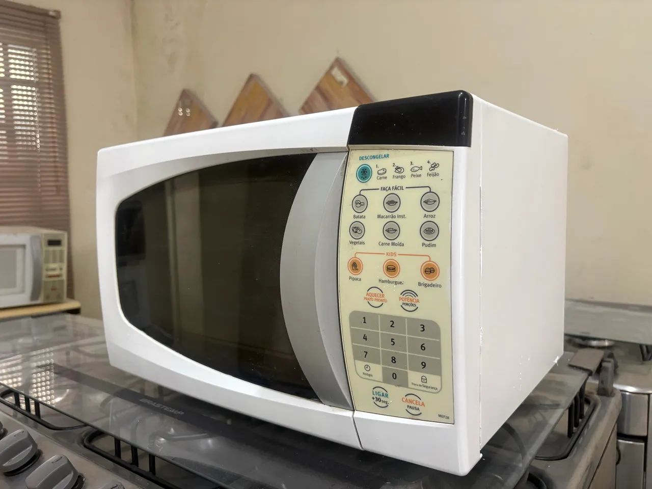 Microondas 21 litros Eletrolux  - Foto 2