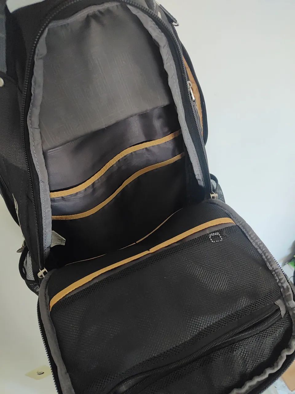 Mochila Exclusiva Ogio Netflix  - Foto 3