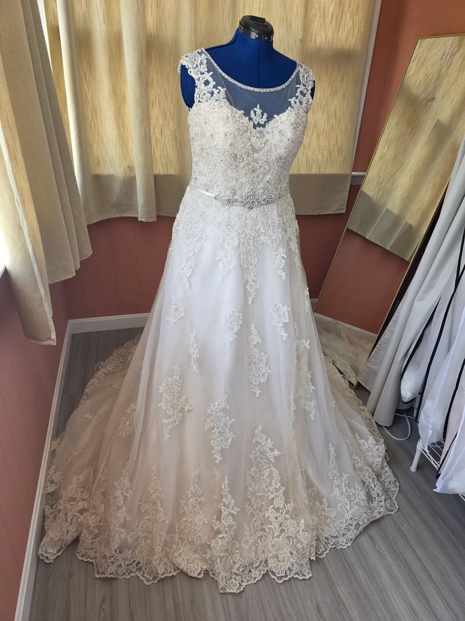 Lote de vestidos de noiva  - Foto 2