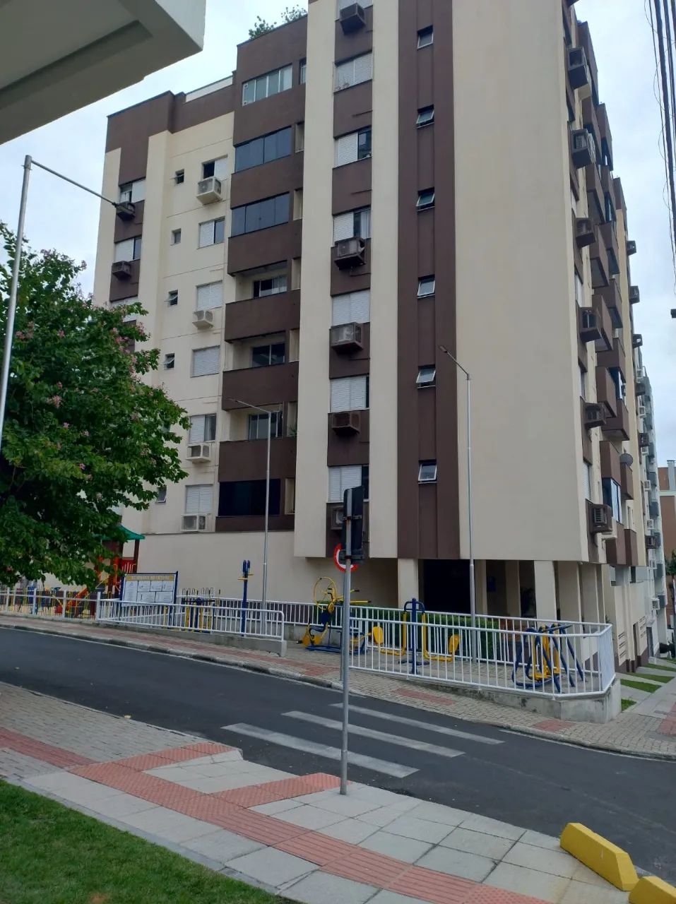 Apartamento com 04 dormitórios