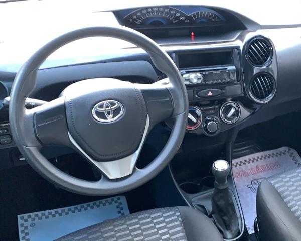 Etios 1.5 X sedan 2016 - Foto 3