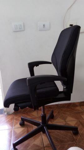 02 Cadeiras giratórias Giroflex