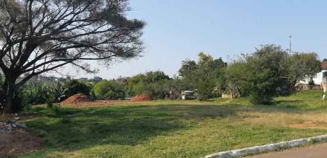 Terreno em ótima localização em Lomba Grande, metragem diferenciada
