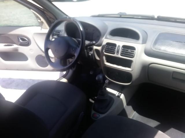 Carro Renault Clio Hi-Flex