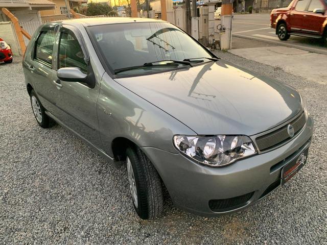 Fiat Palio ELX 1.3 Ar Condicionado e Direção Hidráulica 2004/2005 - Foto 2