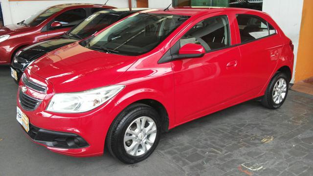 Onix LT completo entrada de 5.000 e fica 48 de 1.050,00