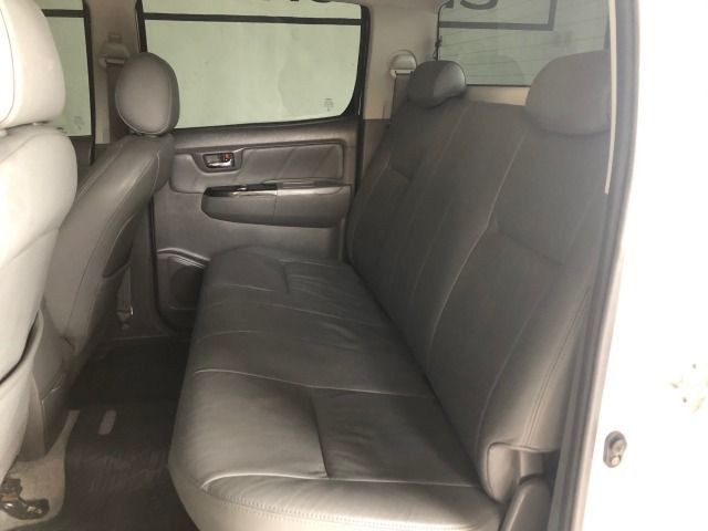 Hilux SRV 4x4 2014/2014, diesel, automática, toda revisada, conservada - Foto 8