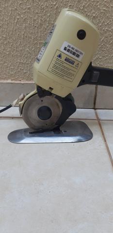 Vendo:Cortador de tecidos 220 volts