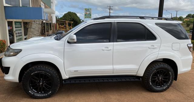 Vendo sw4 ano 2013/2013 carro impecável - Foto 2