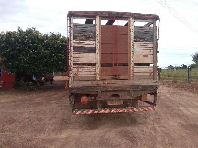 Vendo uma f 4000 ano 88 direção hidráulica motor mwm bomba Bosch - Foto 4