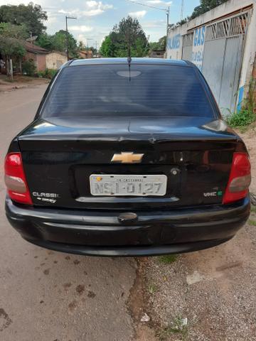 Vende-se esse corsa clássic ou troca em moto pego dinheiro tbem ano 2009/2010 - Foto 4