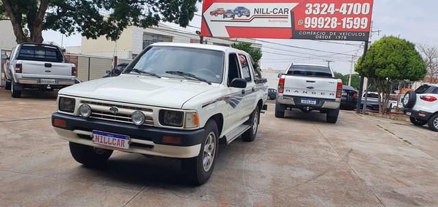 TOYOTA HILUX CD 4X2 DLX 2.8