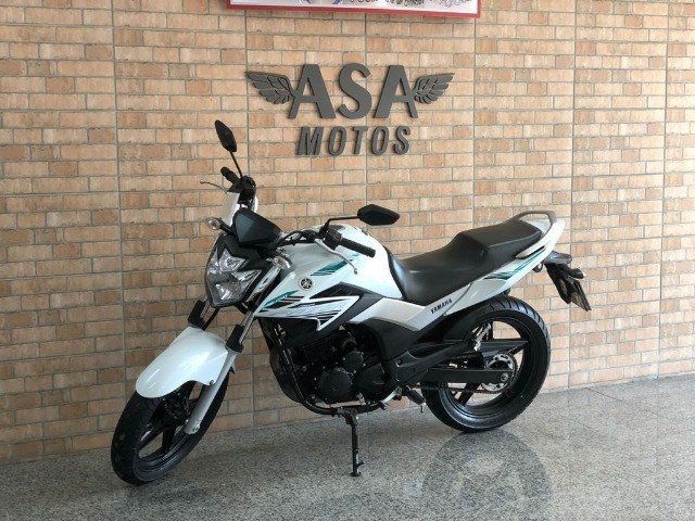 YAMAHA FAZER 250 BRANCA 2016 COM 26.000 KM RODADOS!