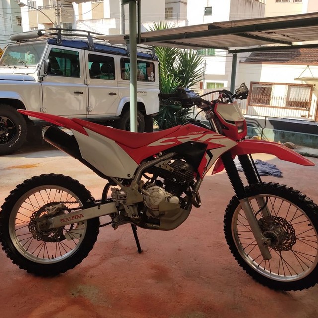CRF 250 2020 ORIGINAL COM ALGUNS ACESSÓRIOS