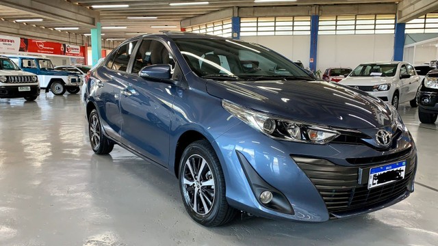 YARIS XLS CONNECT SEDÃ  13 MIL KM  AZUL PÉROLA.