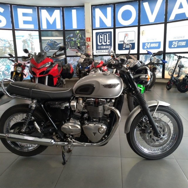 TRIUMPH BONNEVILLE T120