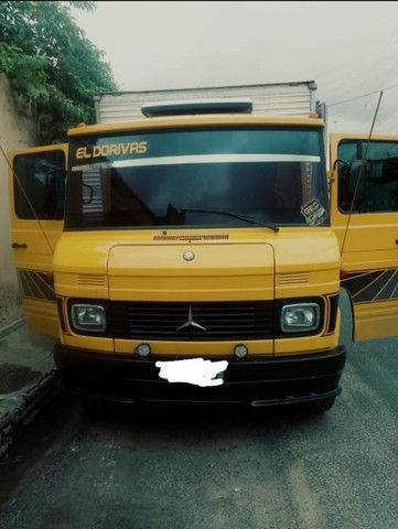 VENDE-SE OU TROCA CAMINHÃO