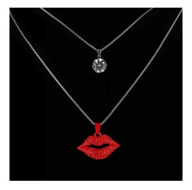 Colar Longo 2 Em 1 Com Pingente Boca E Strass - Foto 2