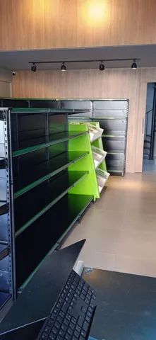 Prateleiras, gôndolas, porta pallets - As melhores oportunidades estão aqui