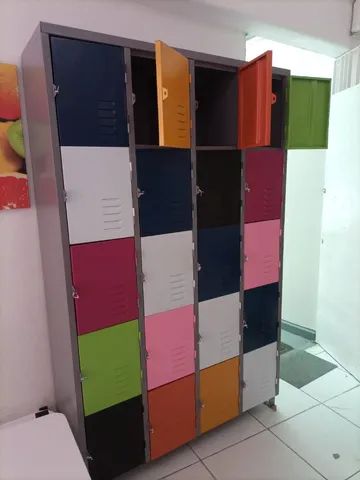 Armário de aço guarda volumes com 20 portas coloridas mescladas.( novos )Lê a Descrição