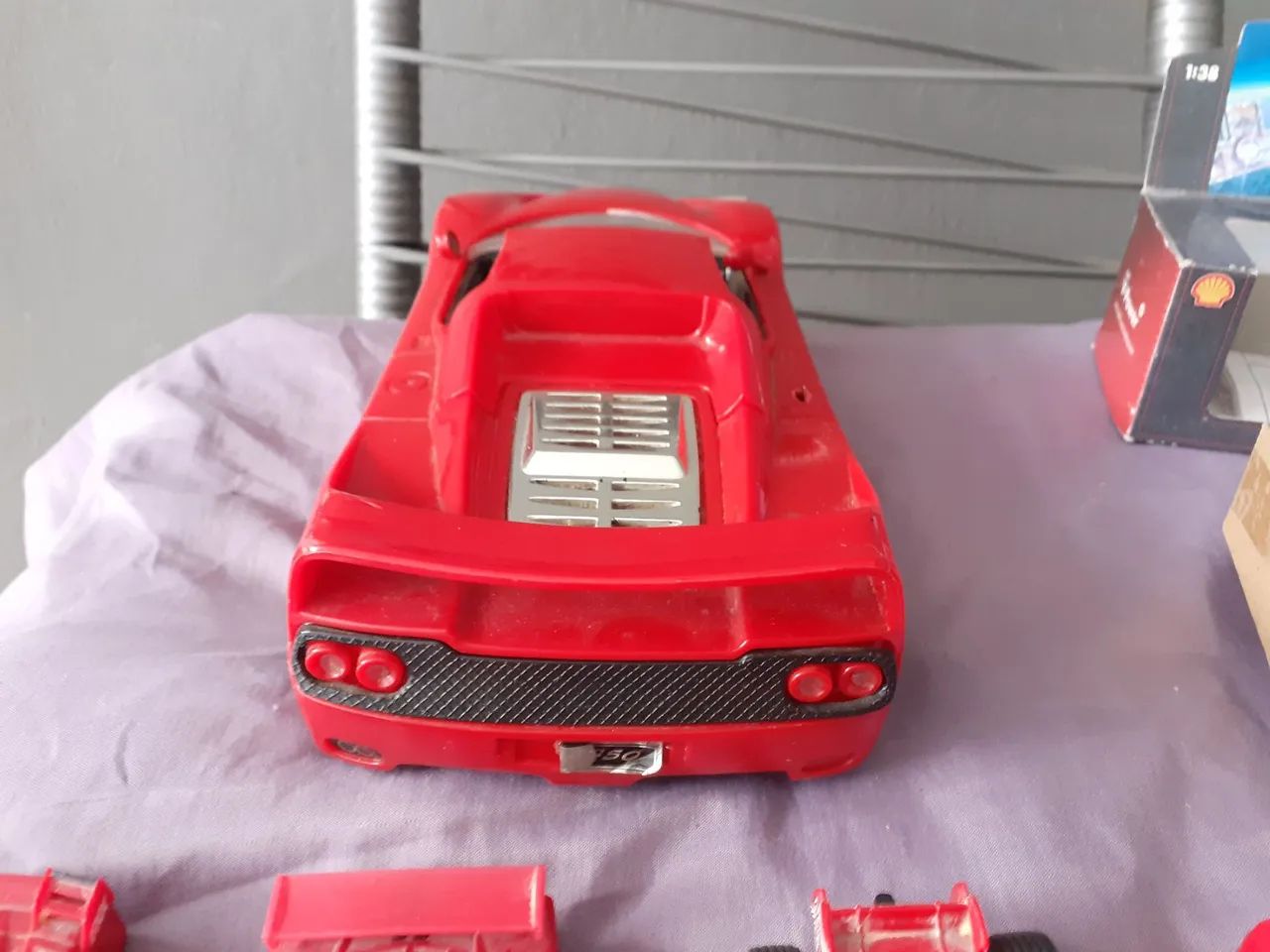 Carros de corrida Ferrari em miniatura - Foto 4