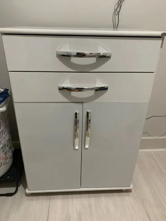 Armário de 2 Gavetas e 2 Portas com Design Moderno!