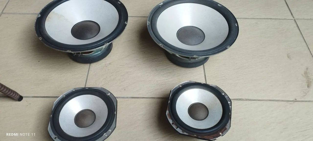 Autos falantes em perfeito estado e conservação  - Foto 2