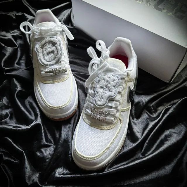 Travis Scott x Nike Air Force 1 - Calçados - Parque São Bento